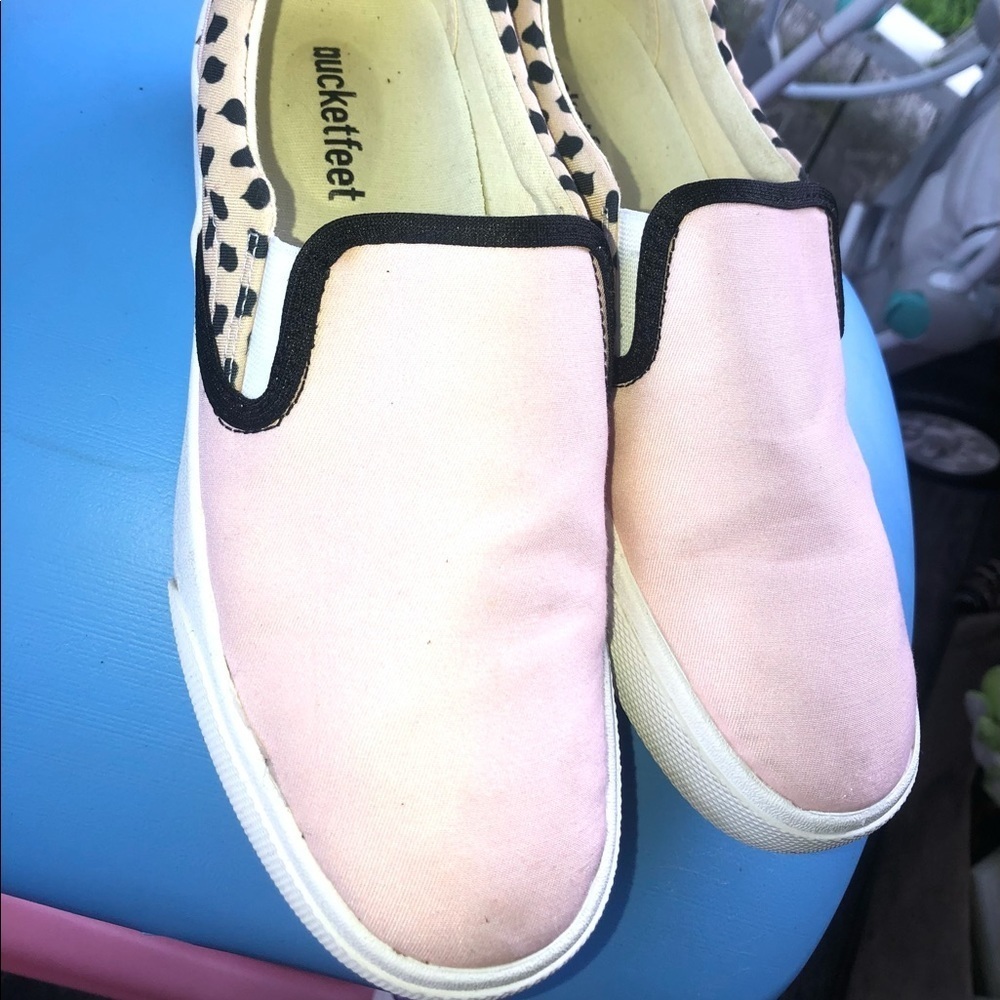 Bucketfeet pink with cheetah print slip on shoes